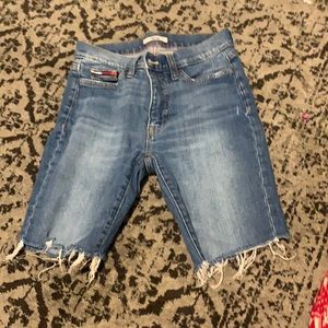 The pocket is like that :) tommy hilfiger bermuda shorts for woman